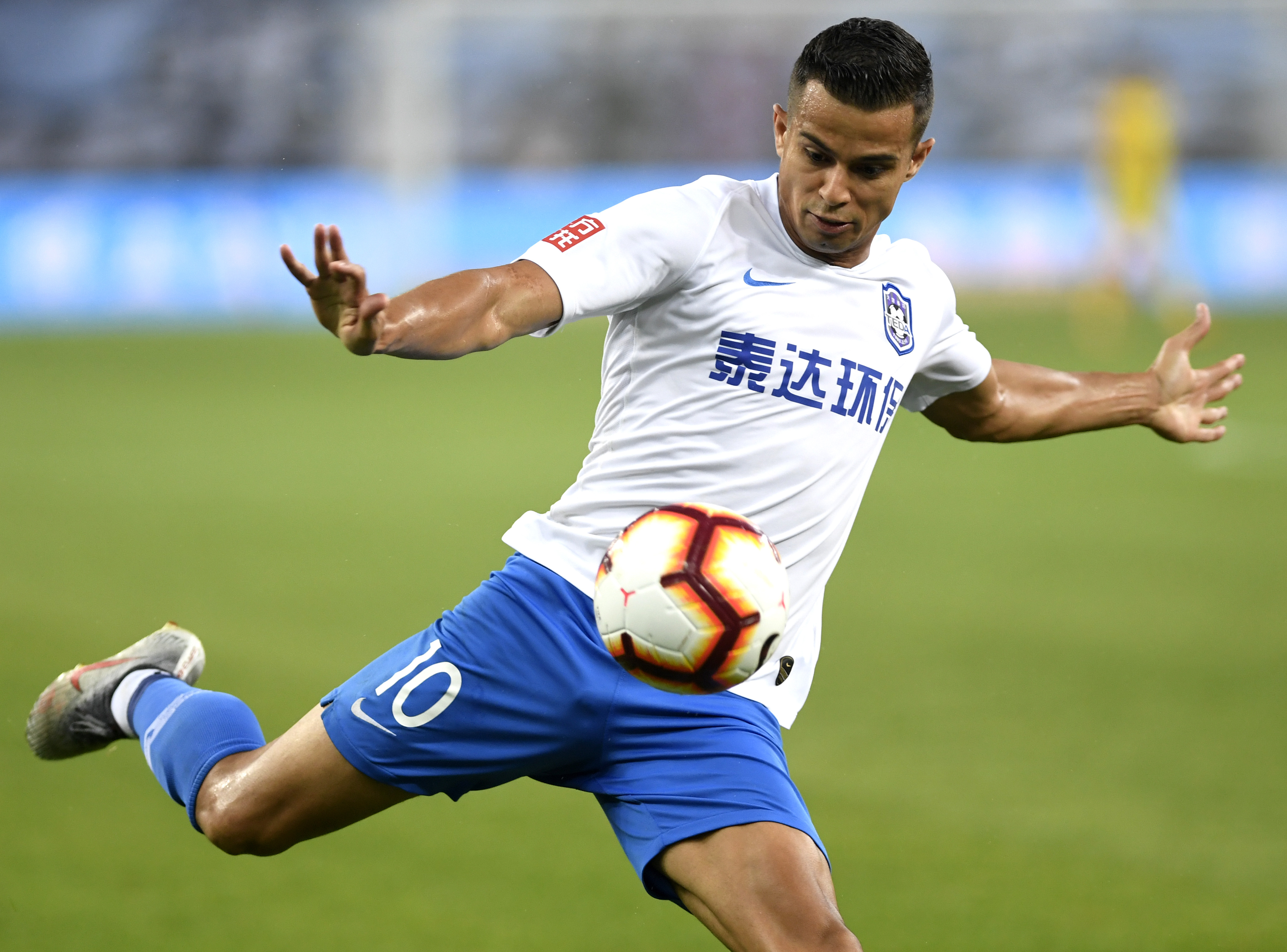 天津泰达比赛引发热议,球迷热情高涨的简单介绍 天津泰达比赛引发热议,球迷热情高涨的简单介绍