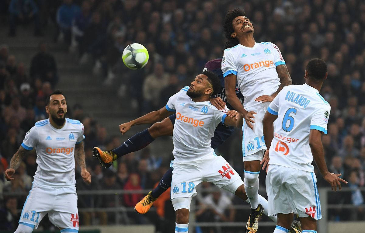 爱游戏官网-马赛主场小胜巴黎FC，保住冠军梦想