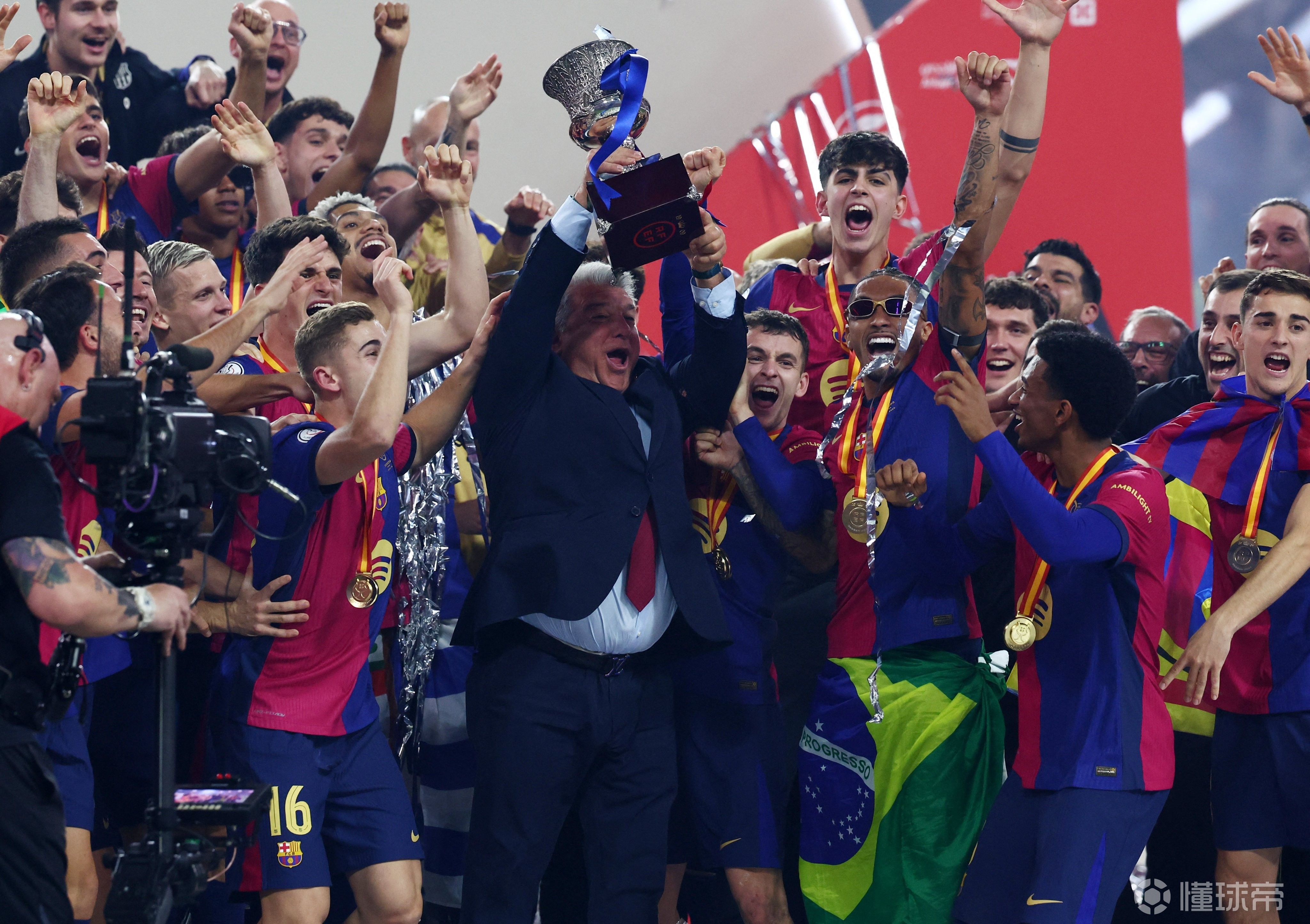 爱游戏官网入口-西班牙代表队发挥稳健，斩获桂冠