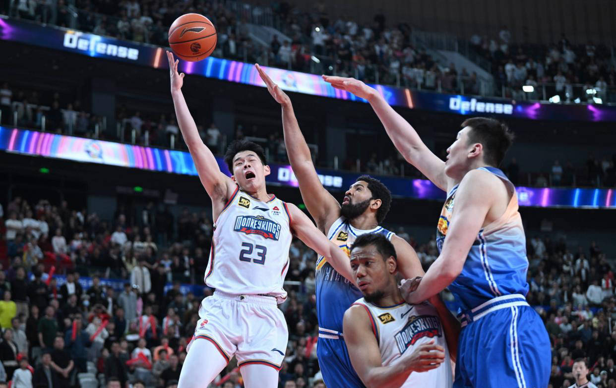 包含篮球俱乐部引进新成员,备战全新赛季的词条 包含篮球俱乐部引进新成员,备战全新赛季的词条