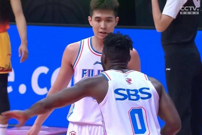 爱游戏中国官网-关于重庆男篮以微弱优势取胜，终结连败的信息