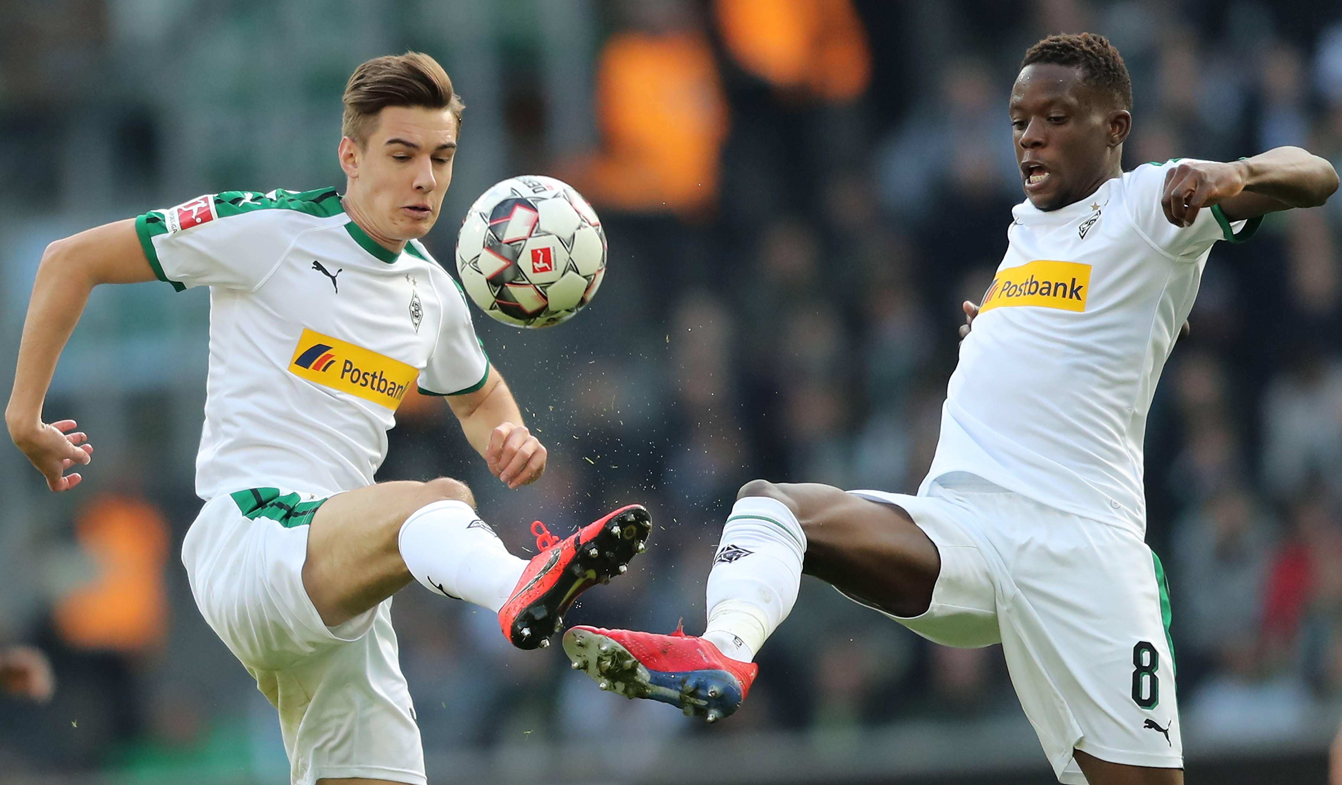 爱游戏在线-门兴格拉德巴赫表现平平，球队需要加强进攻