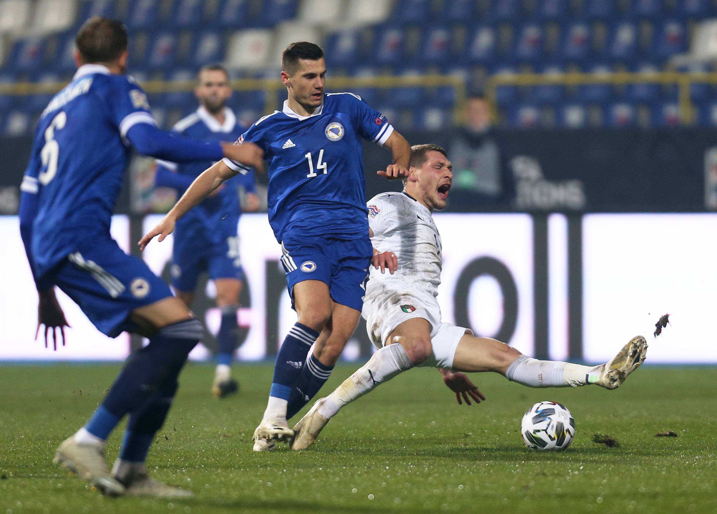 关于意大利主场失利晋级路途坎坷,需作出改变!的信息 关于意大利主场失利晋级路途坎坷,需作出改变!的信息