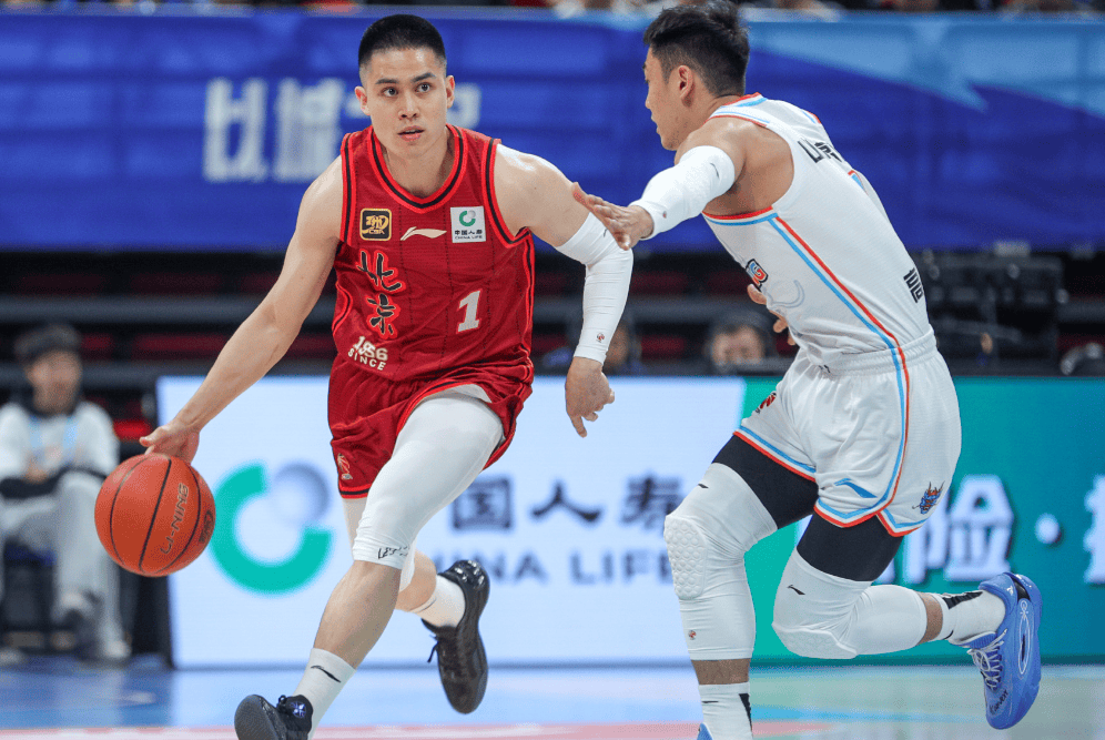 福建男篮崭露头角，备战季后赛