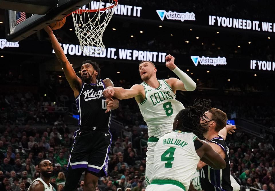 爱游戏登录-凯尔特人队员轻松击败对手，继续领跑