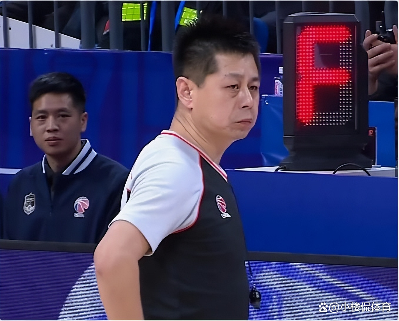 爱游戏体育官网-官方宣布对裁判员的处罚决定，引发球迷热议