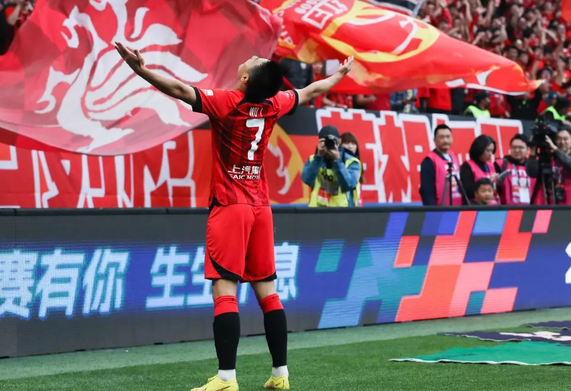 爱游戏官网-包含桂林队喜获首胜，球队士气大增的词条