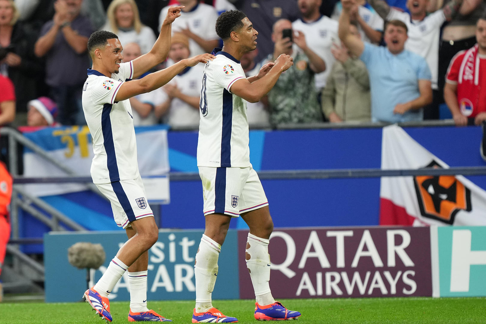 爱游戏登录-塞尔维亚球队豪取胜利，欧洲杯晋级形势看好的简单介绍