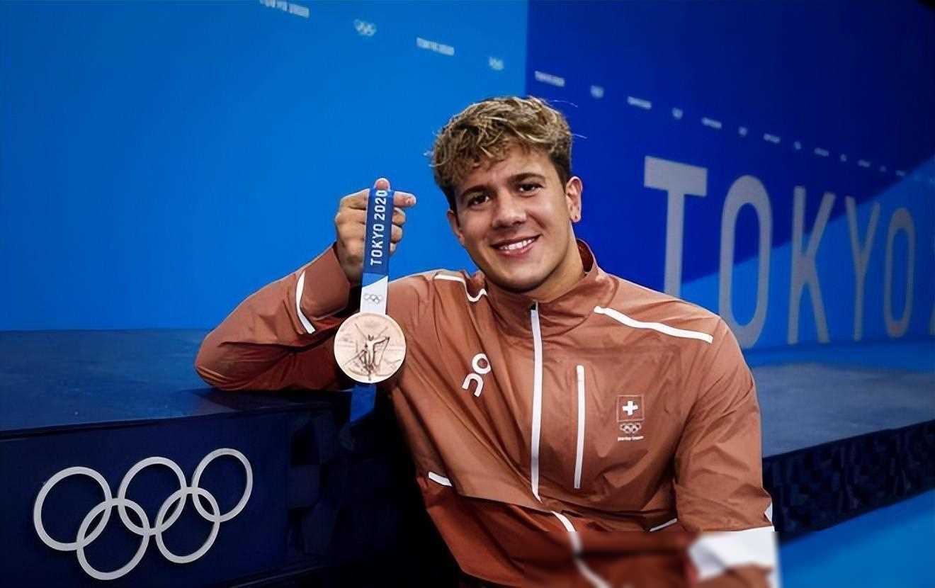 瑞士选手夺得游泳比赛金牌,技艺出众 瑞士选手夺得游泳比赛金牌,技艺出众