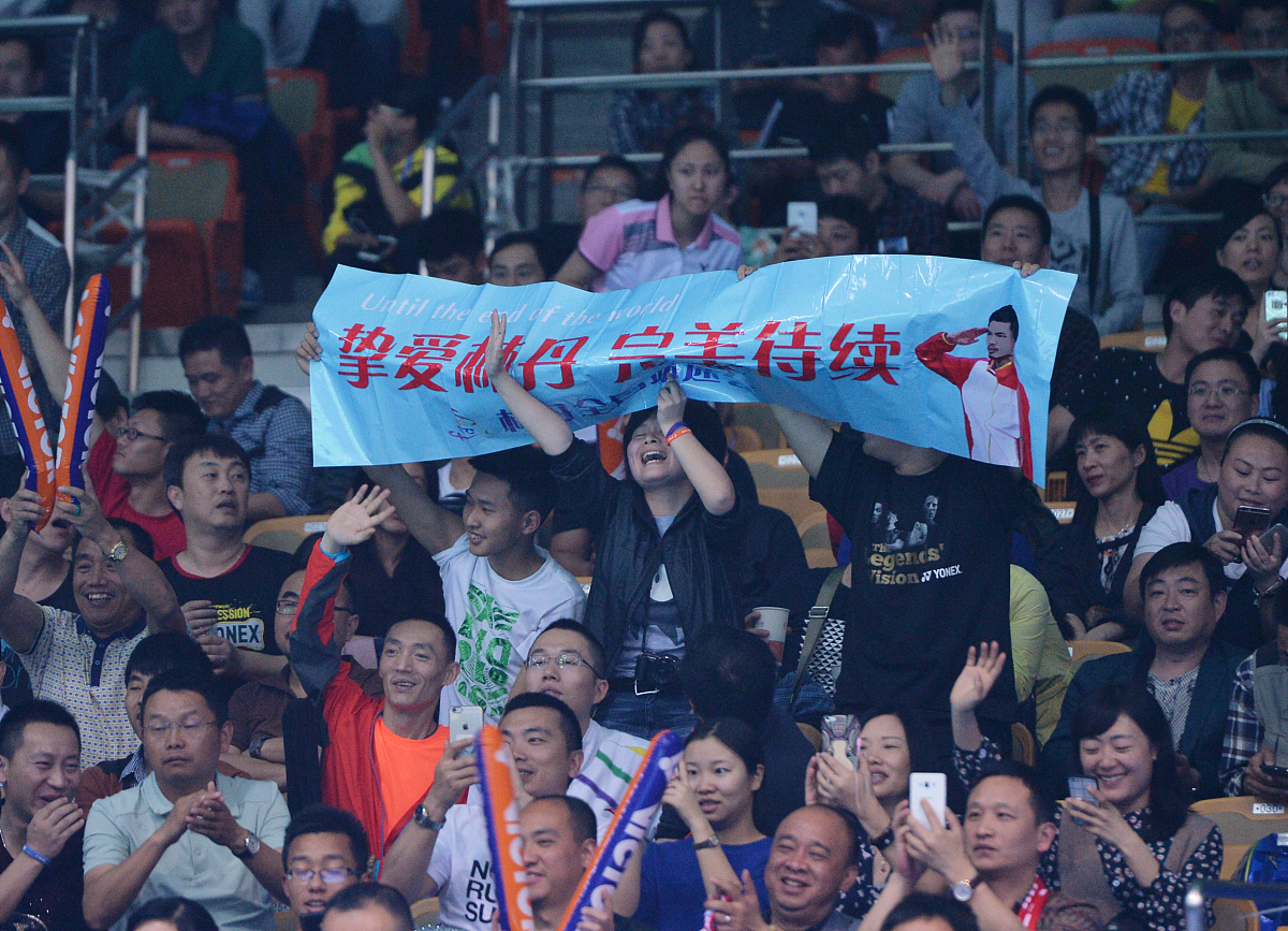 欢呼声不断,球队凭借默契合作获胜的简单介绍 欢呼声不断,球队凭借默契合作获胜的简单介绍