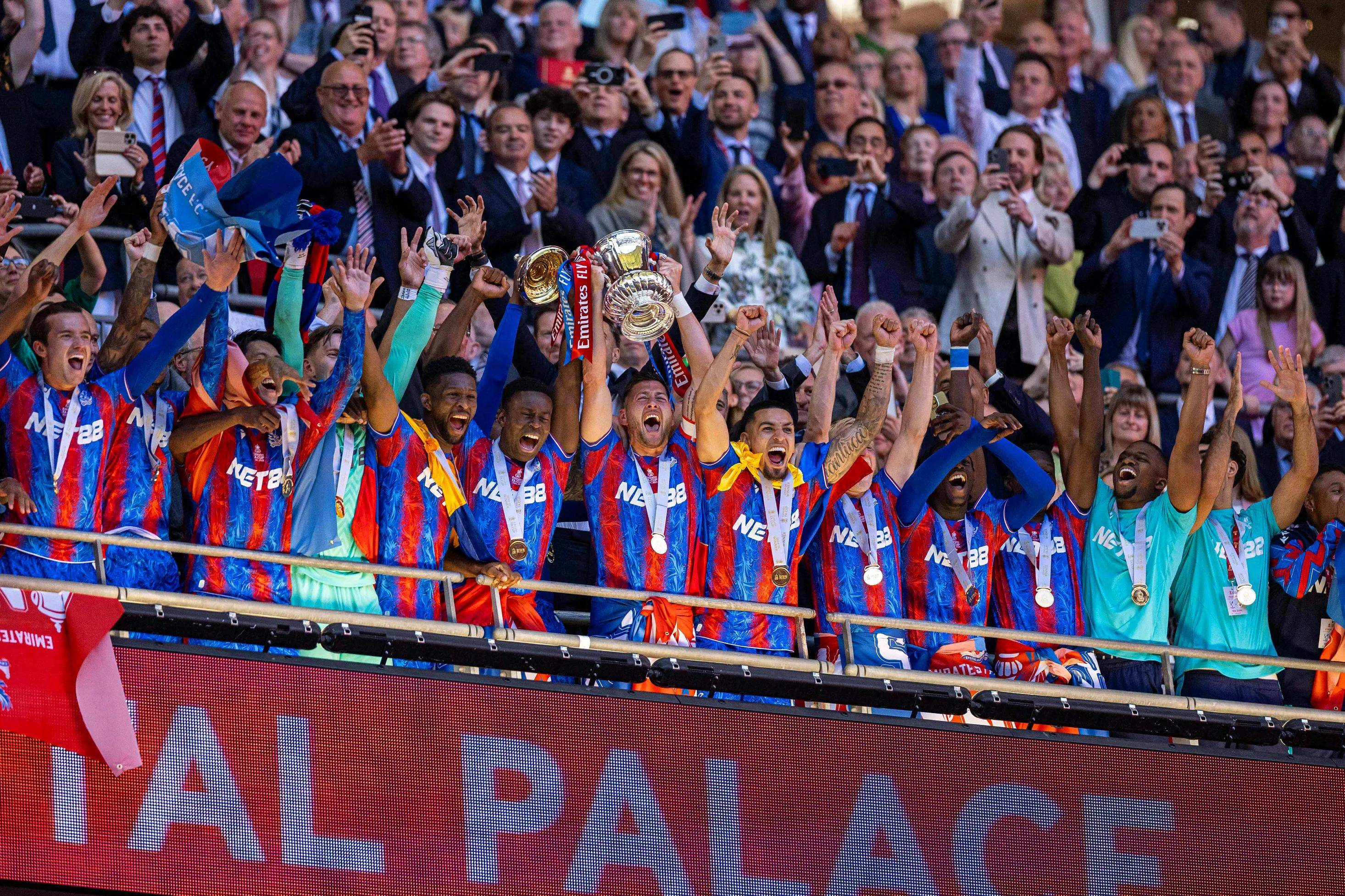 爱游戏在线-包含欧预赛小组赛战况激烈，各队竞争激烈的词条