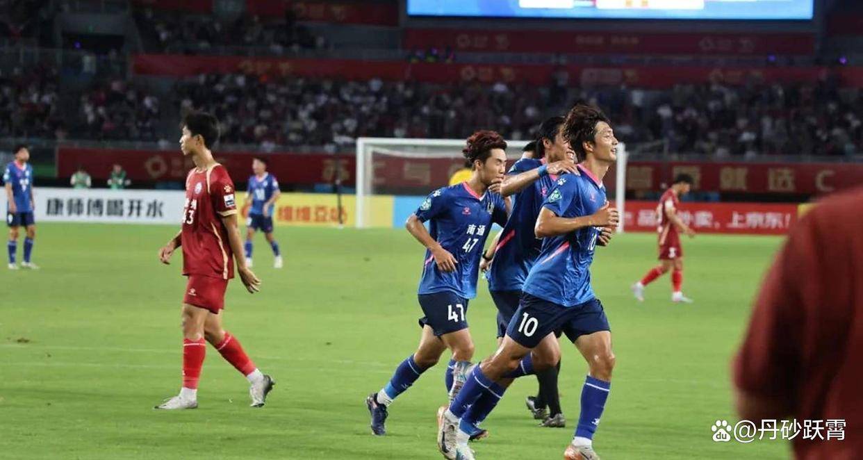 爱游戏入口-球队取得连胜，引发球迷狂热气氛