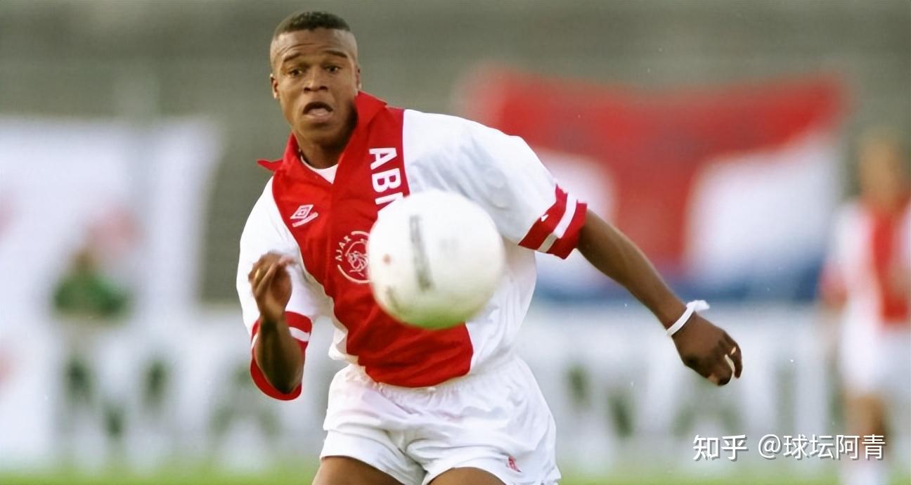 关于阿贾克斯青训崛起，年轻队员表现抢眼的信息