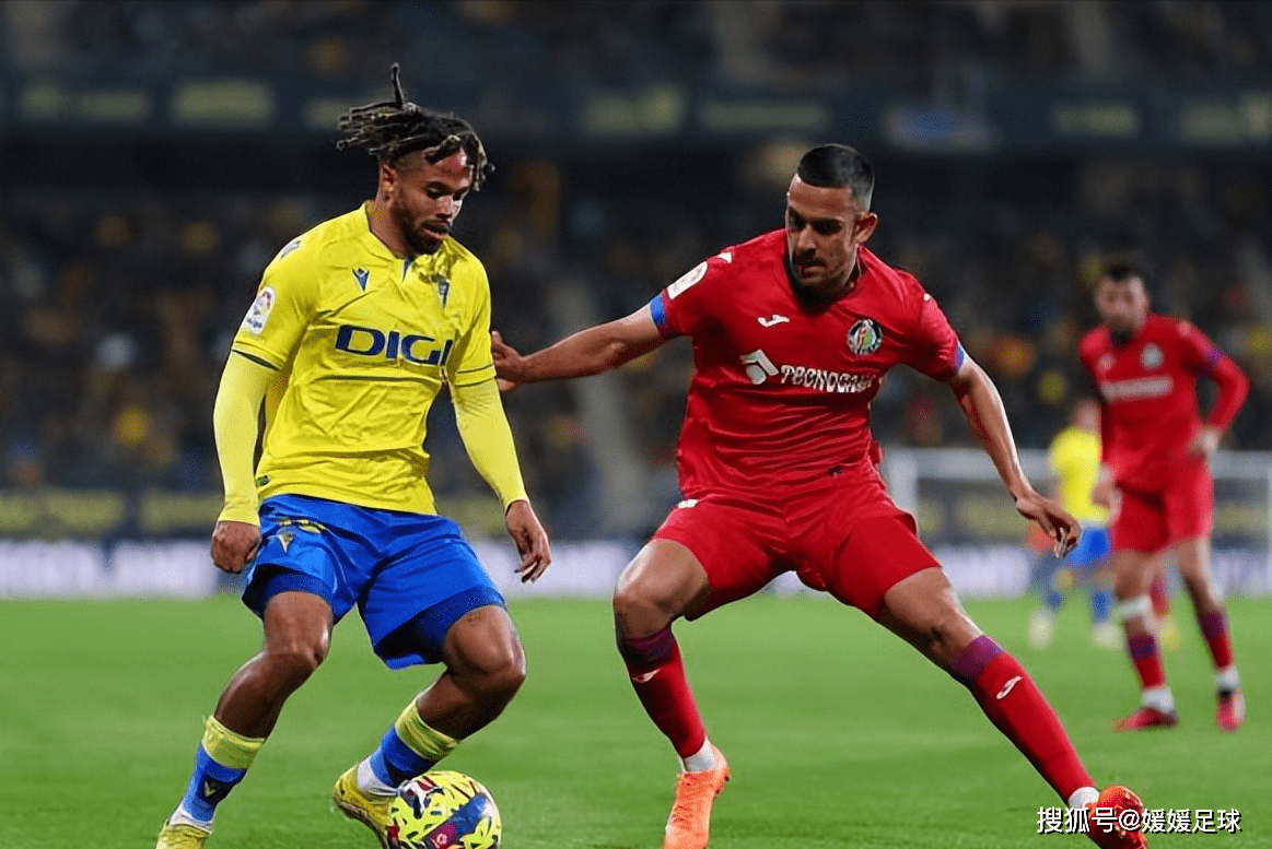 爱游戏在线-弗赖堡在主场迎战对手，完胜对手