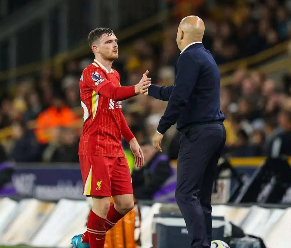 爱游戏官网-利物浦名宿呼吁球队重振雄风