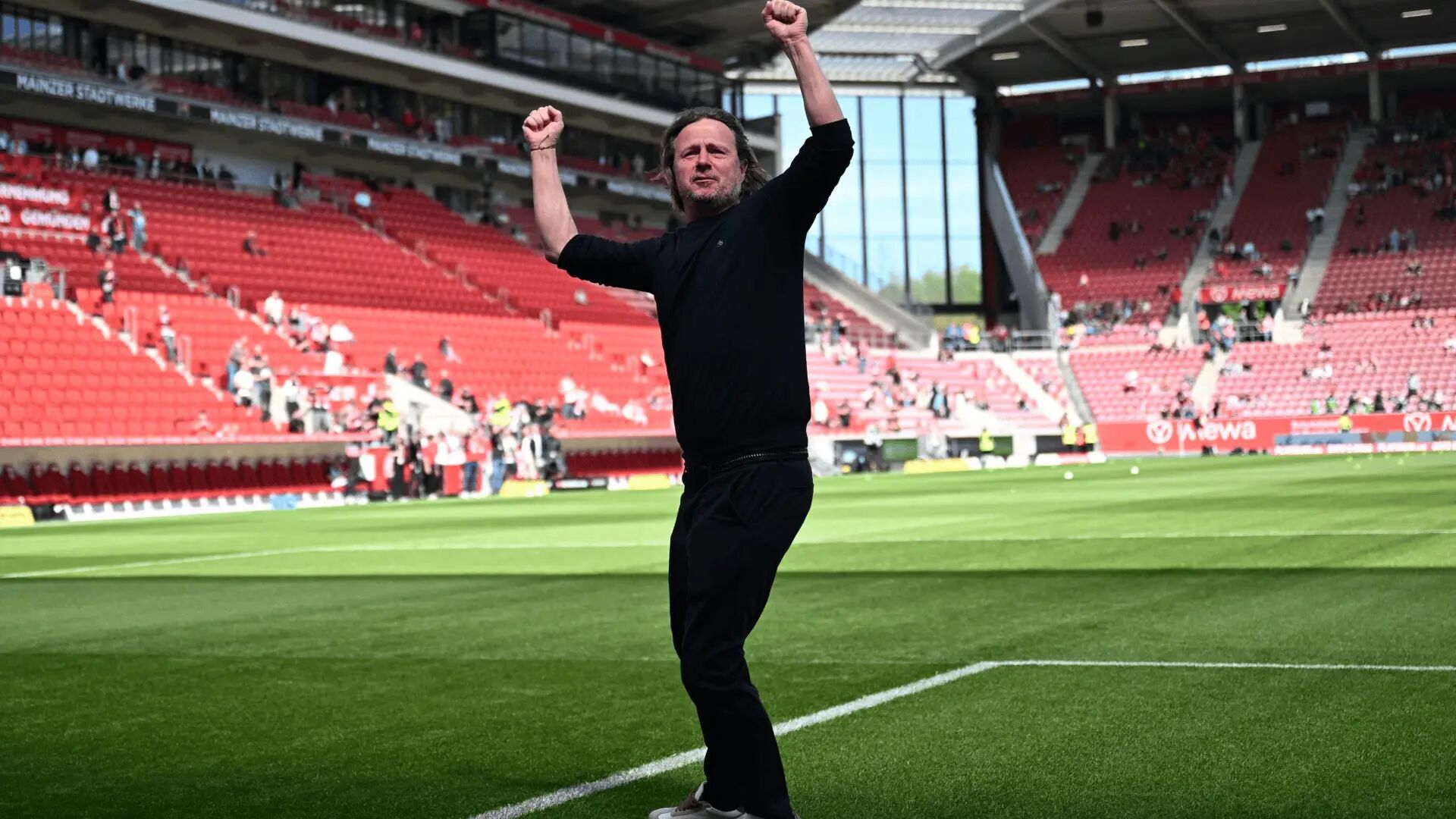 包含美因茨在主场遭遇困境,球队需寻找突破口的词条 包含美因茨在主场遭遇困境,球队需寻找突破口的词条