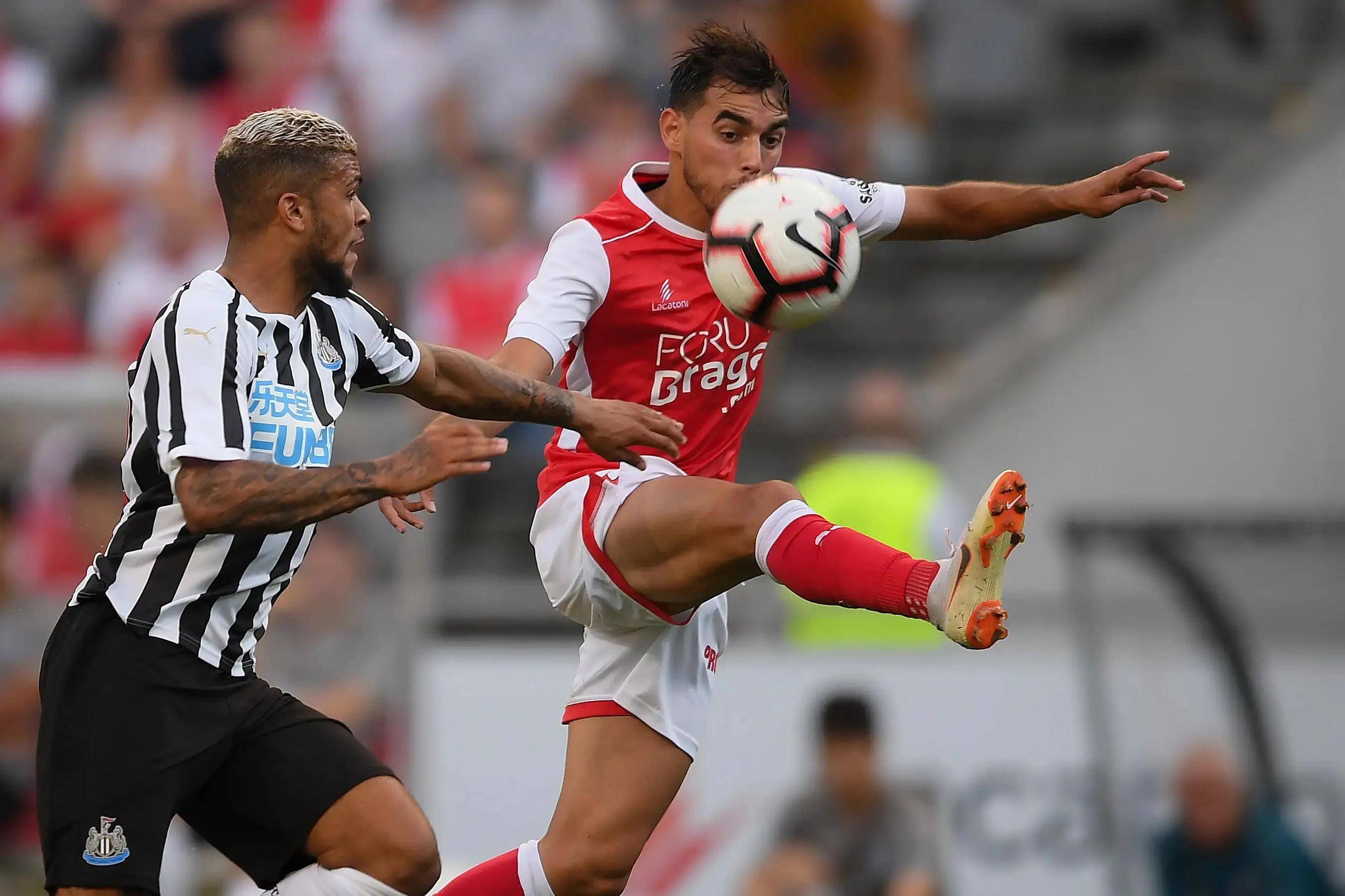 包含中场核心送礼离队,留洋澳洲联赛的词条 包含中场核心送礼离队,留洋澳洲联赛的词条