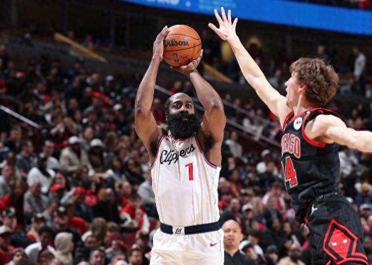 火箭客场力克快船，哈登砍下35分的简单介绍