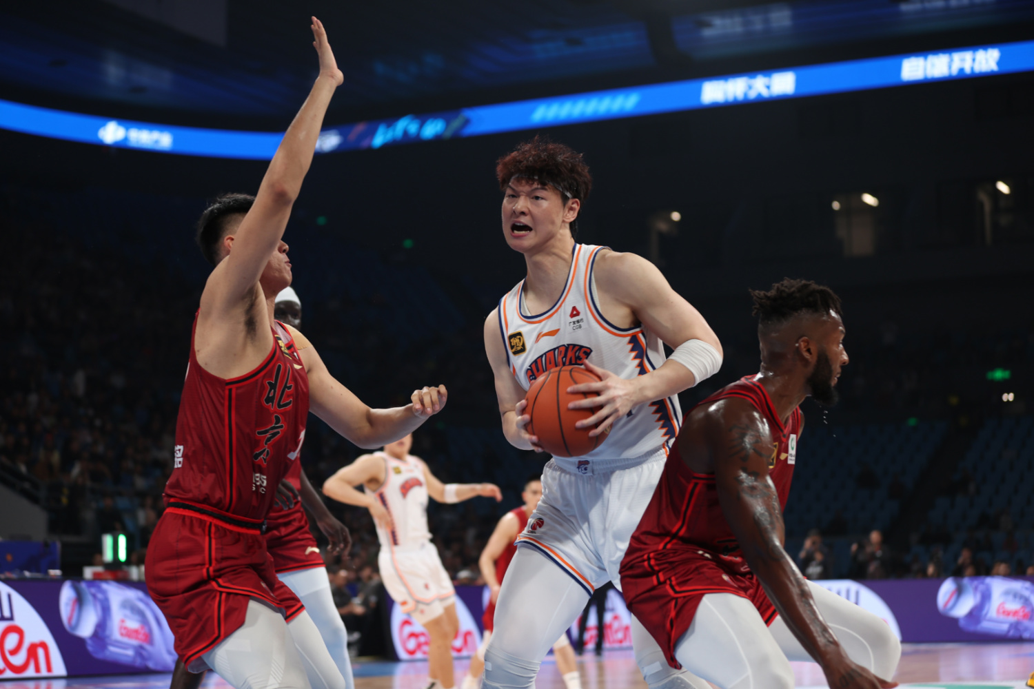 爱游戏官方登录入口-关于扣篮大赛：上海队将与广州队展开对决的信息