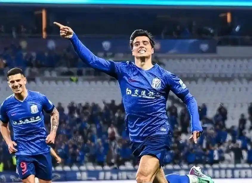 关于申花球员成为前锋之王，球队进攻端再添利器的信息